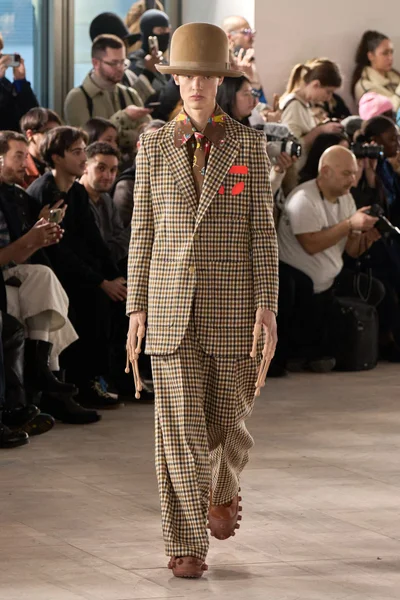 Look 1